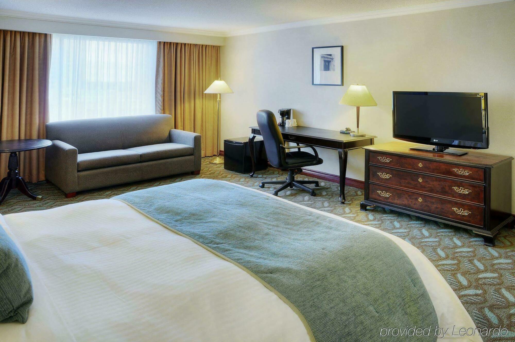 Delta Hotels By Marriott London Armouries Room photo